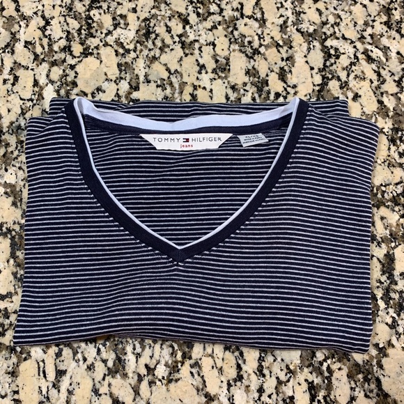 👚Tommy Hilfiger jeans Top👚 - Picture 7 of 7